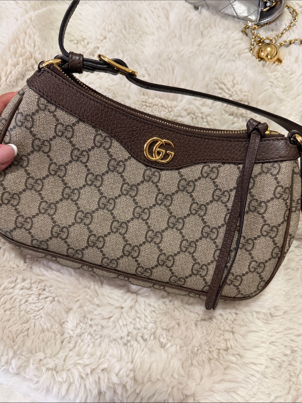 Gucci Beige/Brown GG Canvas Shoulder Bag with Gold Hardware - Picture 4 of 5
